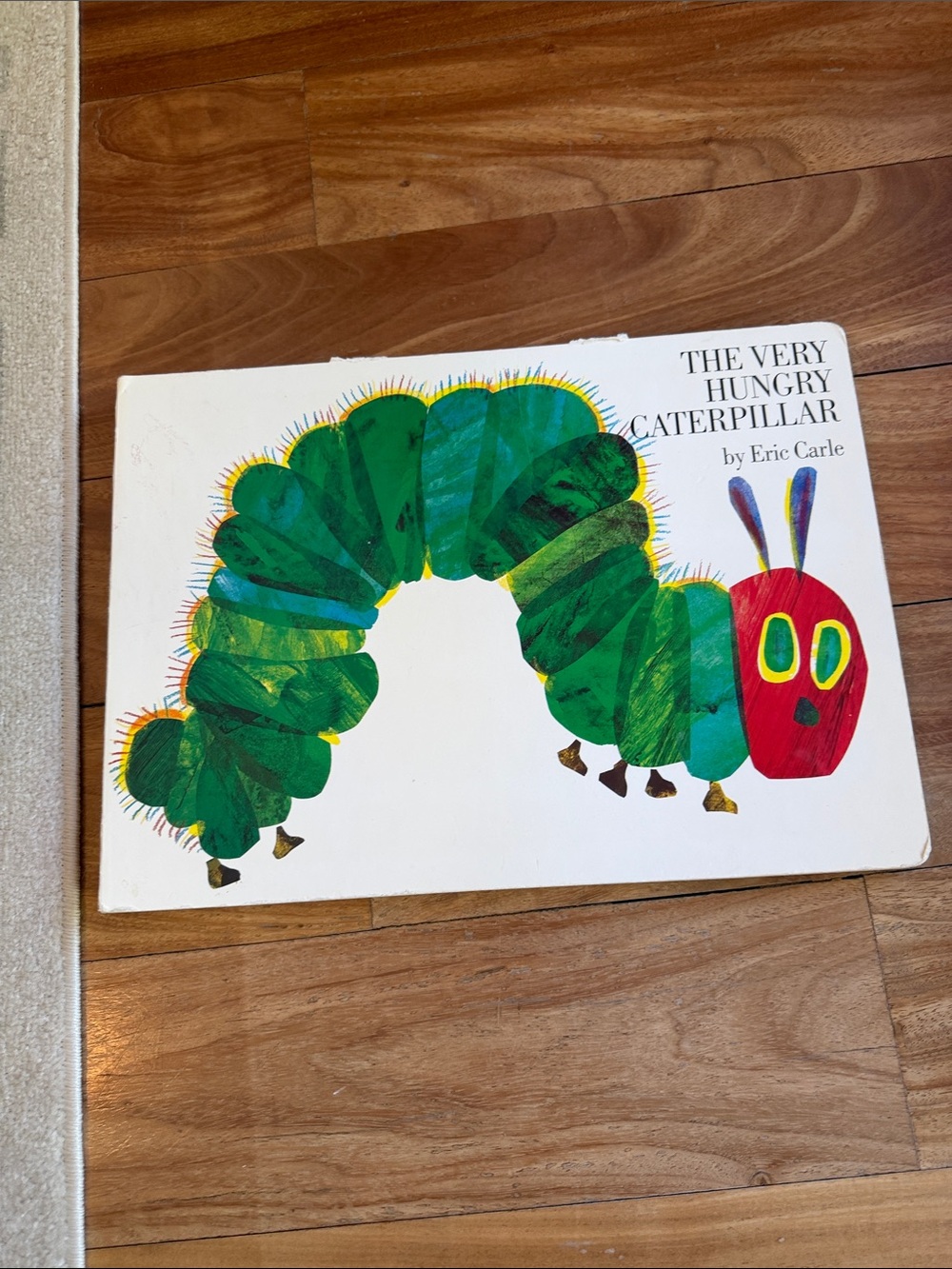 The Very Hungry Caterpillar Board Book - Green and Red- Giant Book